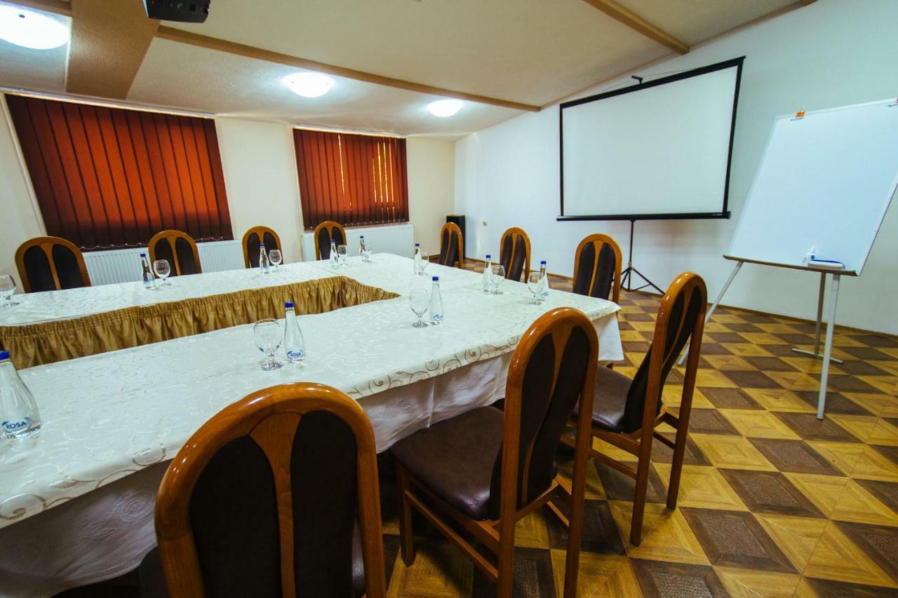 Hotel Kristal Palas Prilep Exterior photo